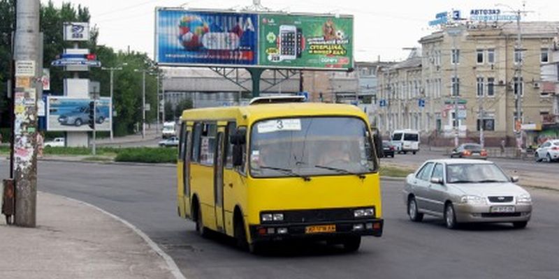 В Запорожье маршрутка сбила пешехода