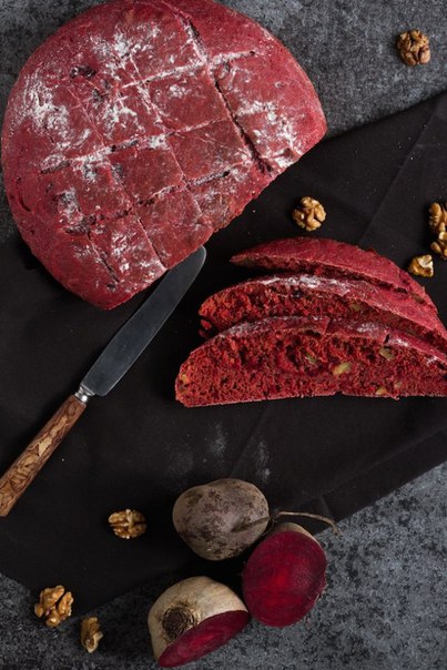 Свекольный хлеб с грецкими орехами